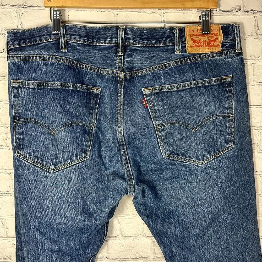 Levi’s Mens 501 Button Fly Straight Jeans size W40 x‎ L30